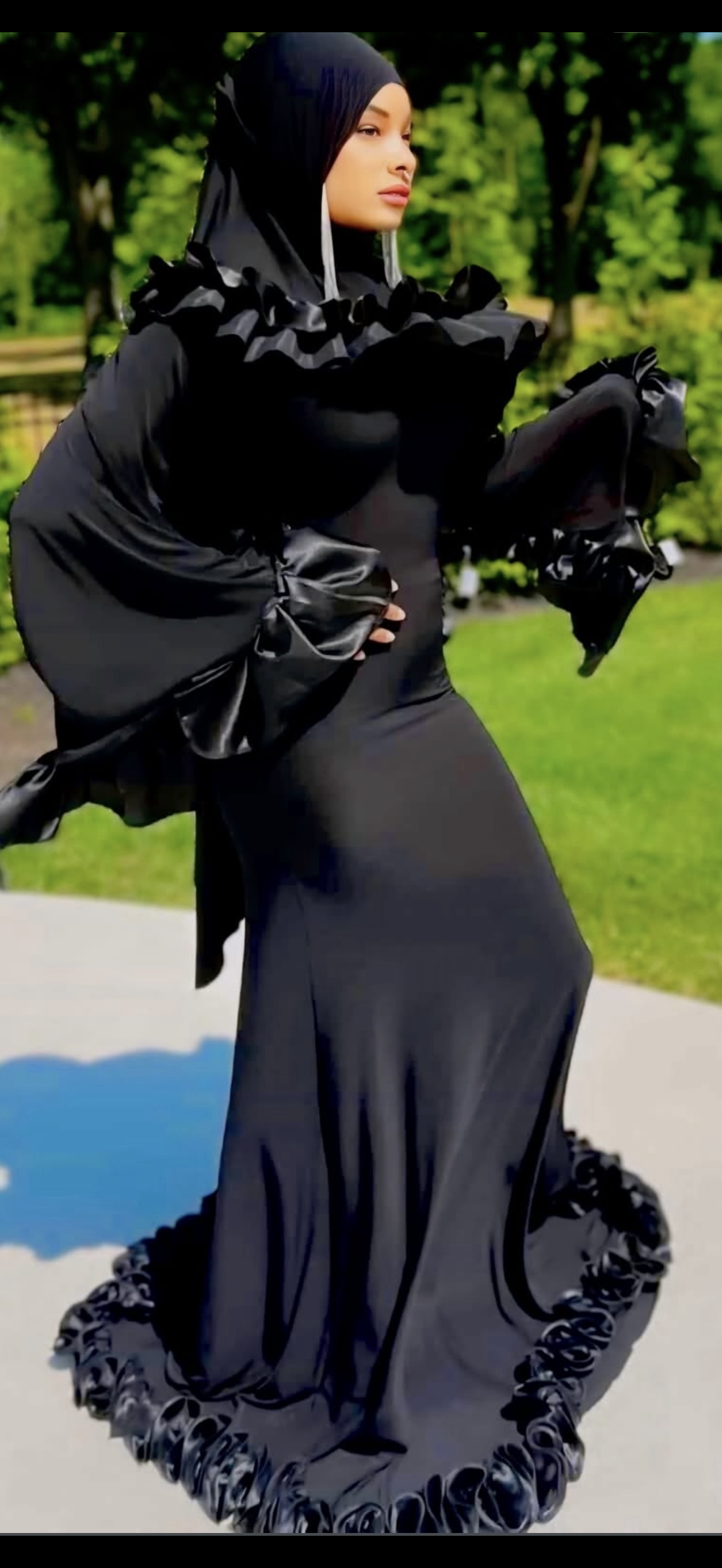 Midnight Ruffle Abaya